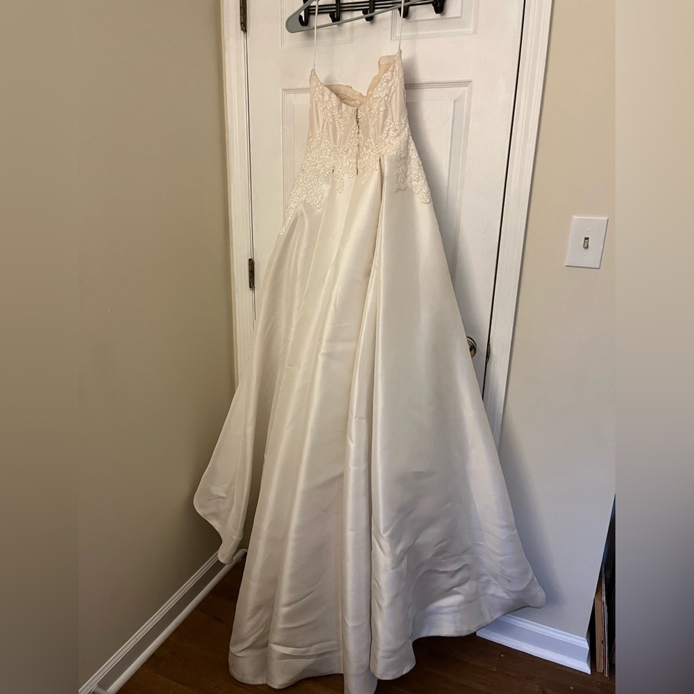 Anne Barge 100% silk wedding dress - Picture 12 of 15